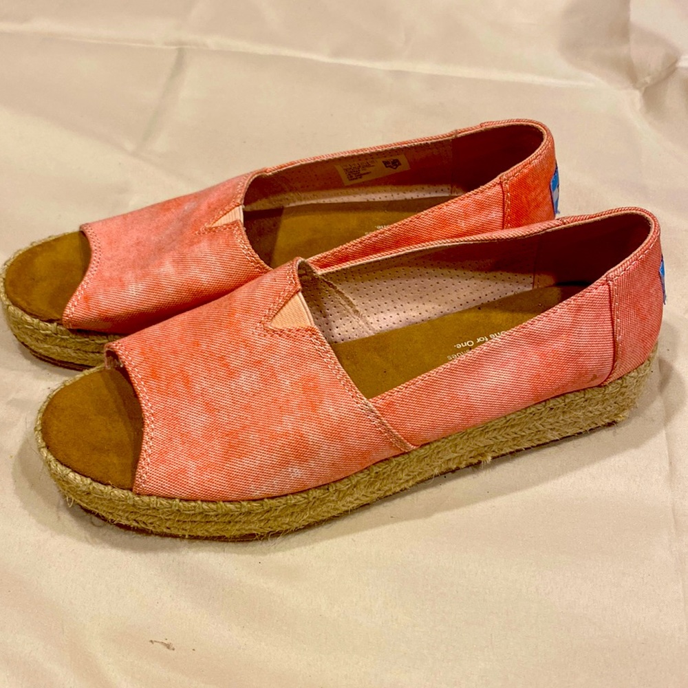 Toms pink open toe shoes